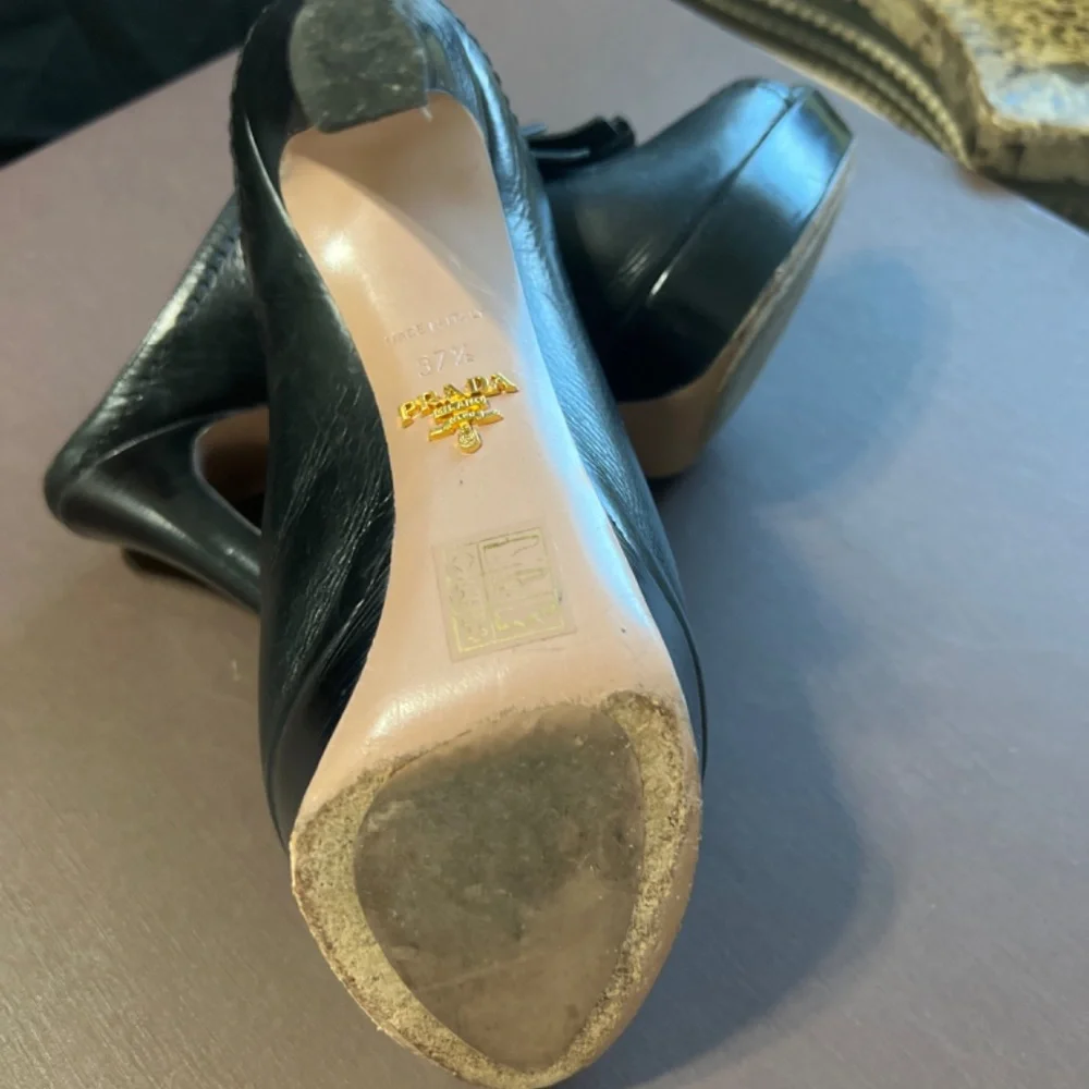 Prada mule shoes just like new worn 3 times and very comfortable - Picture 3 of 4